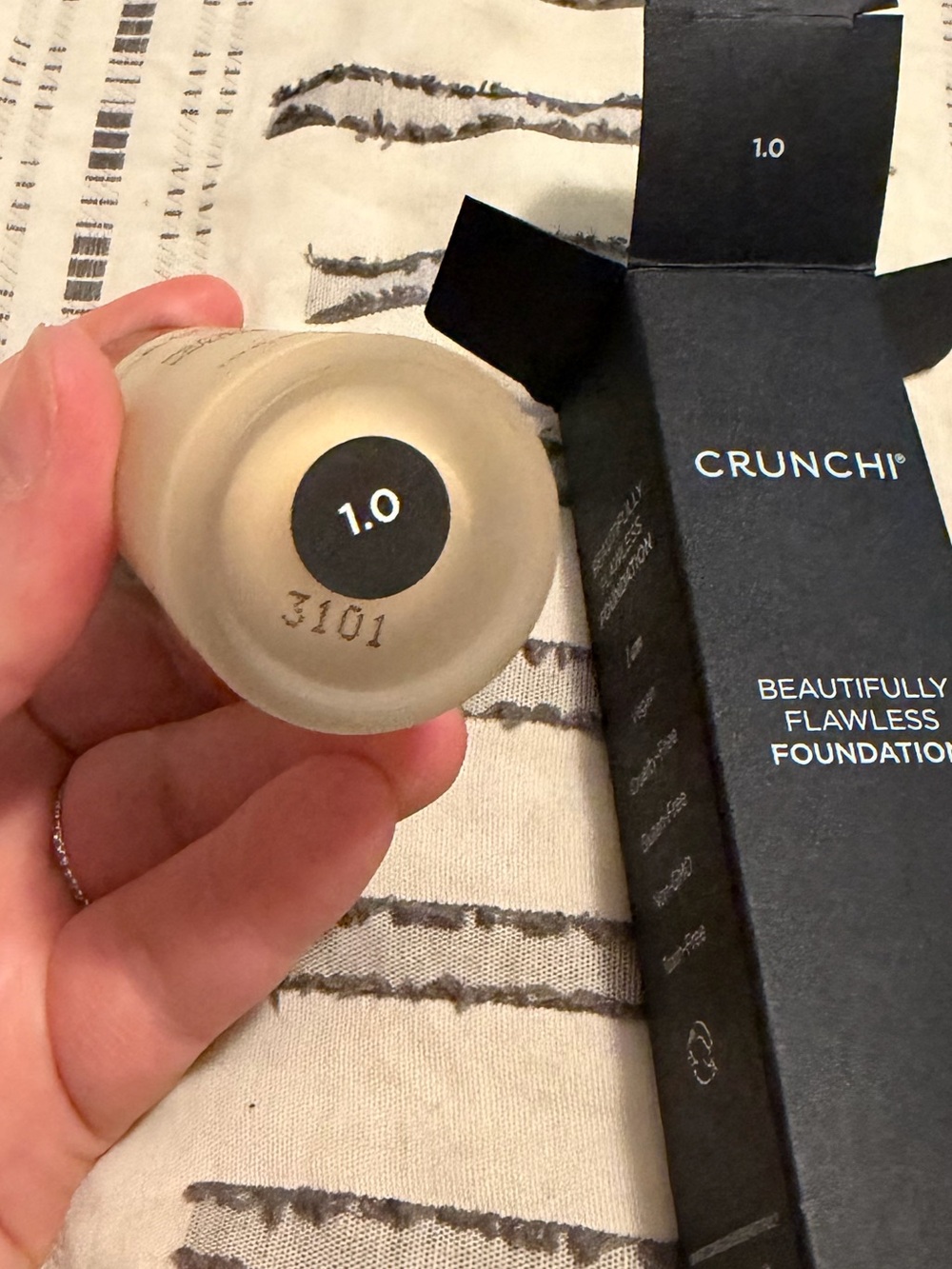 NEW Crunchi Beautifully Flawless Foundation Shade 1.0 Fair Neutral - Picture 4 of 10